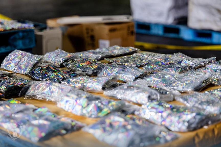 ވައިގެމަގުން ރާއްޖެ އެތެރެކުރަން އުޅުނު 800 ވޭޕް ކާޓްރިޖް ކަސްޓަމްސްއިން އަތުލައިގެންފި