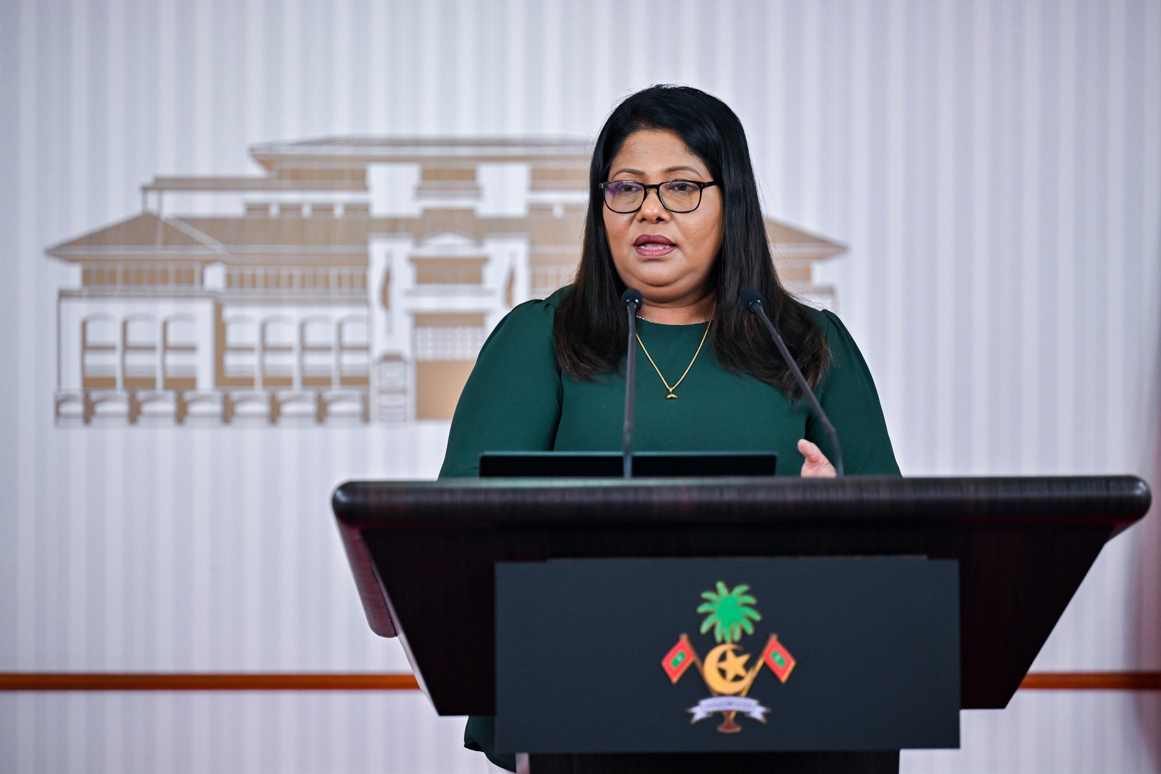 87 އެމްބިއުލެންސް ރަށްރަށަށް ވަނީ ފޮނުވިފަ: ހެލްތު މިނިސްޓަރ